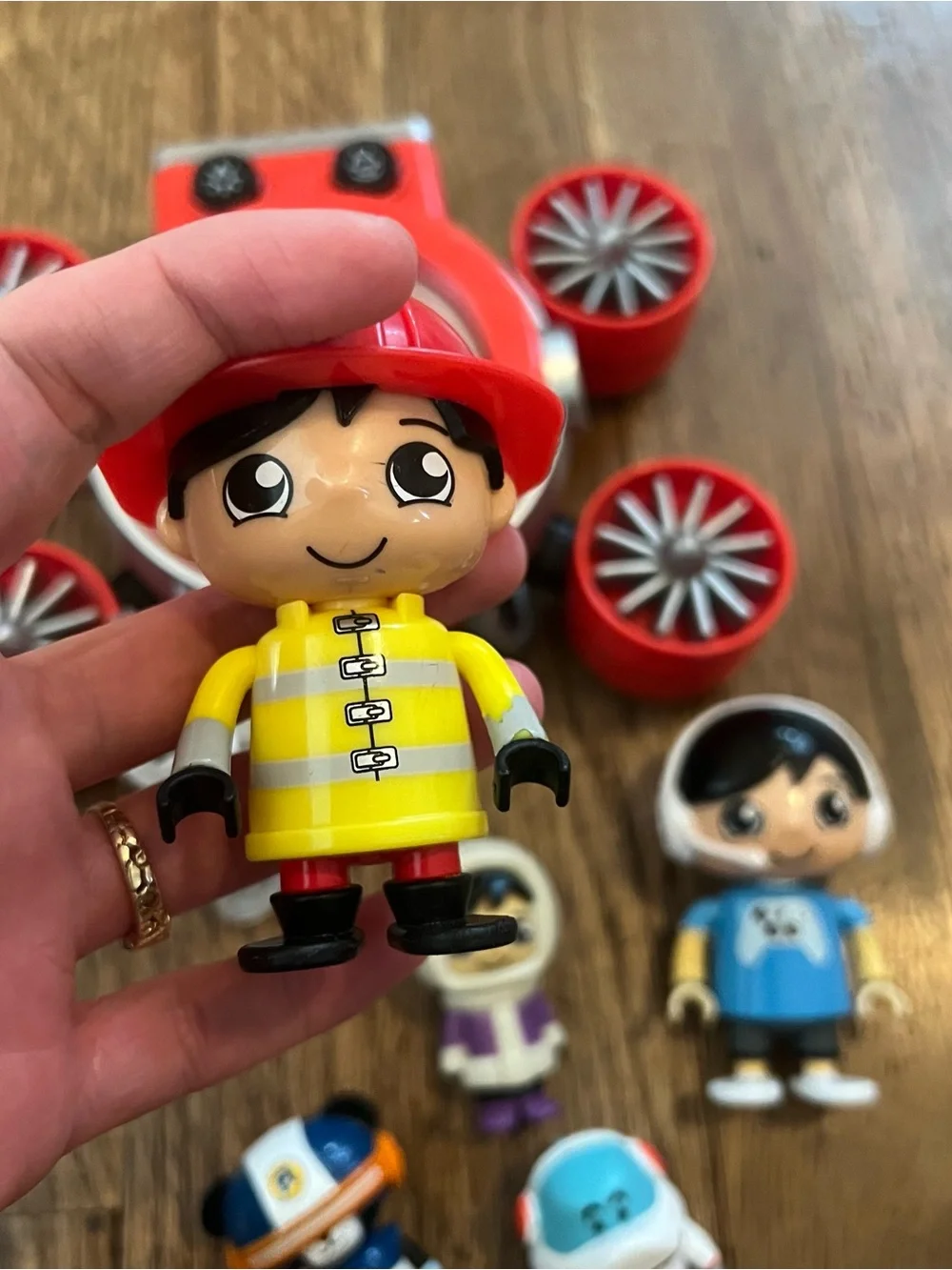 Ryan’s World Collection Rare Space Ship Firefighter Eskimo Pec Combo Gil